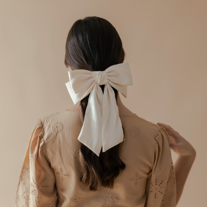 Laço Vitória em Off-White