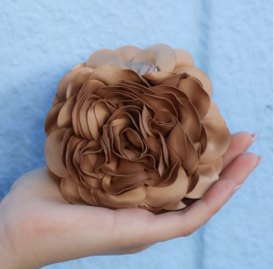 Mola Camélia em Taupe