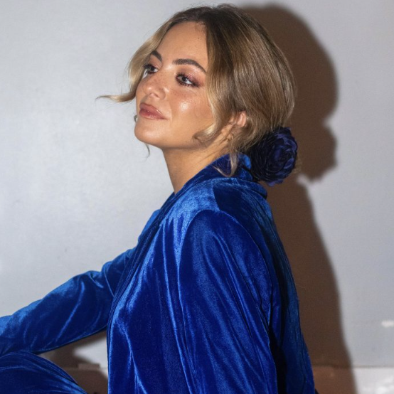 Mola Camélia em Azul Escuro