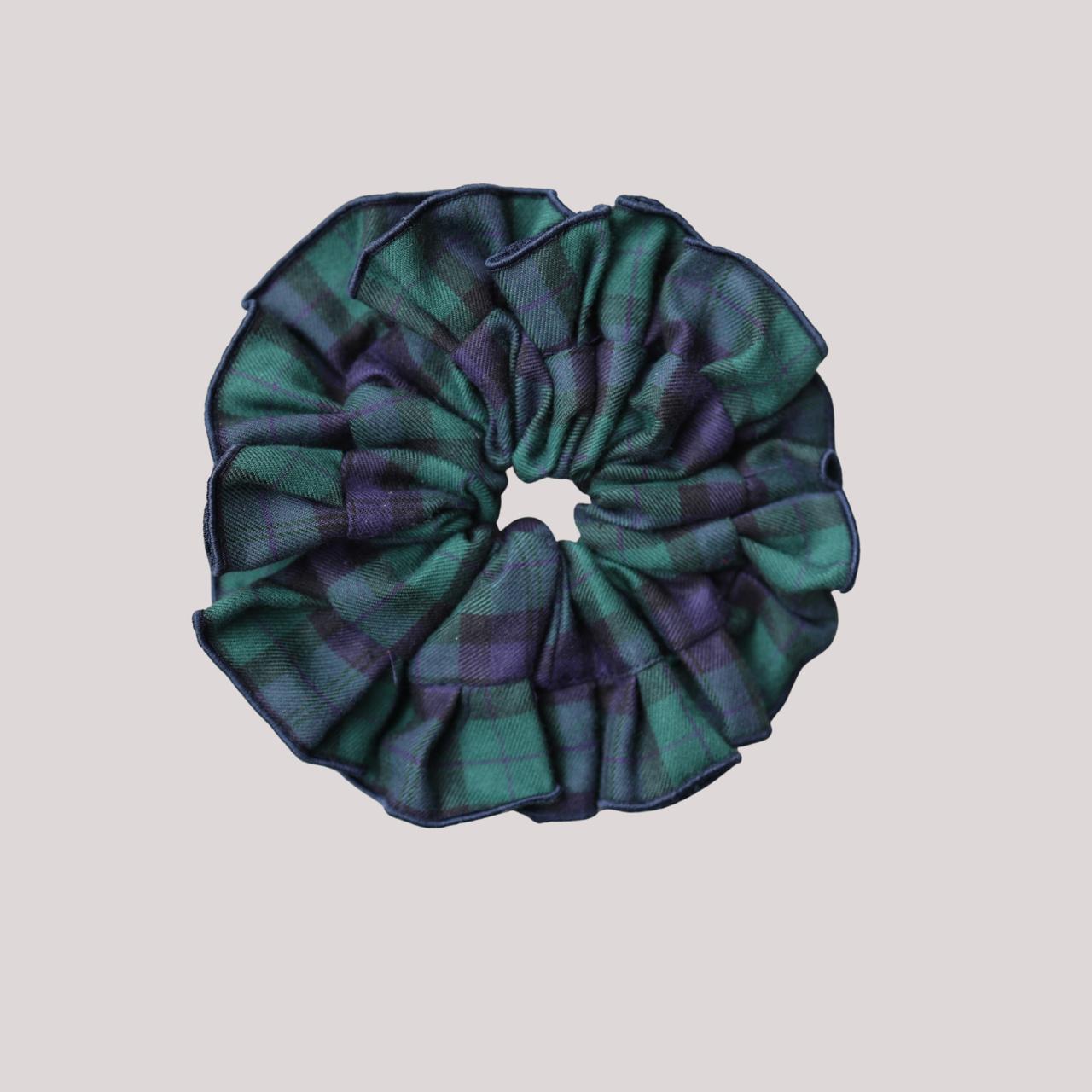 Scrunchie Folho em Tartan Verde e Azul