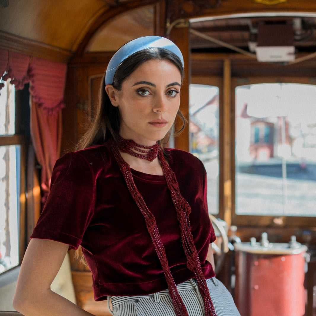 Bandolete Kate em Veludo Azul Claro