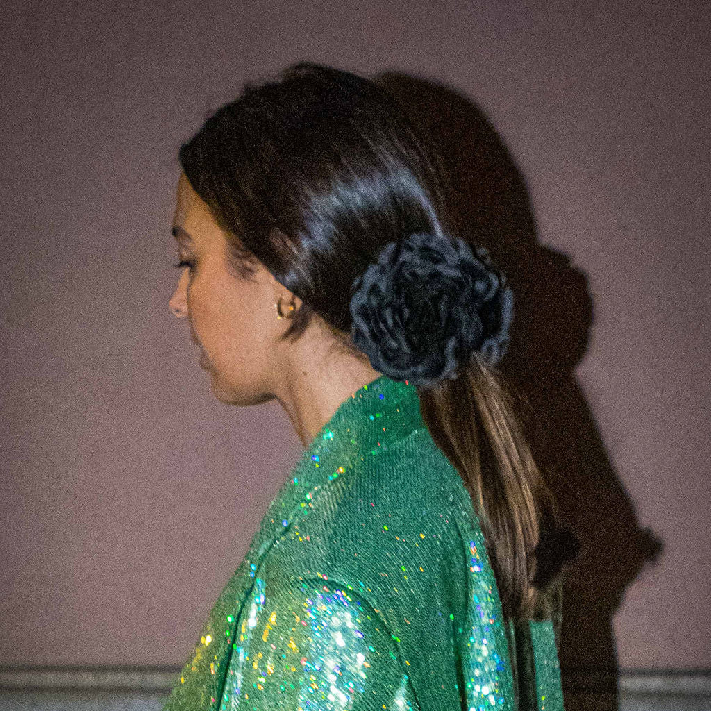 Mola Camélia em Preto