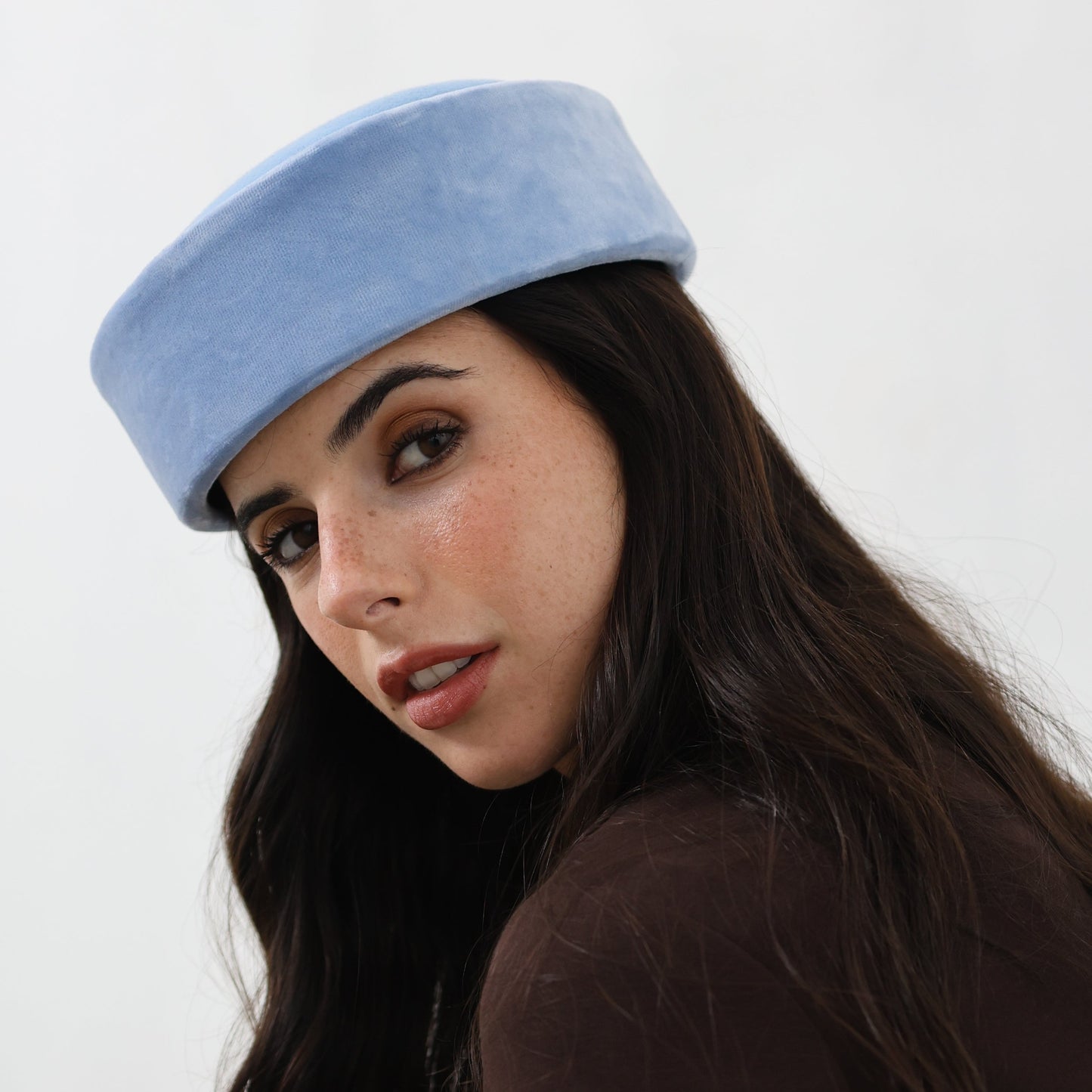 Jacqueline Hat em Azul Claro