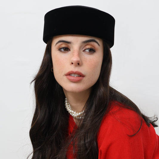 Jacqueline Hat Preto