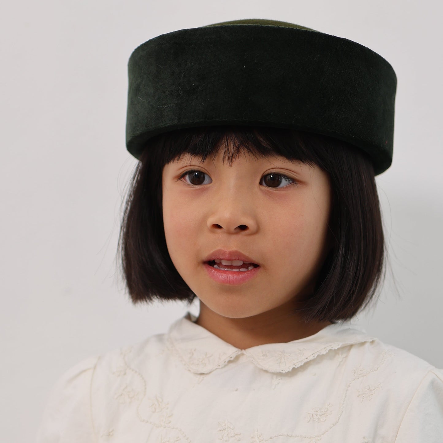 Petit Jacqueline Hat Verde Olivia - PRE ORDER