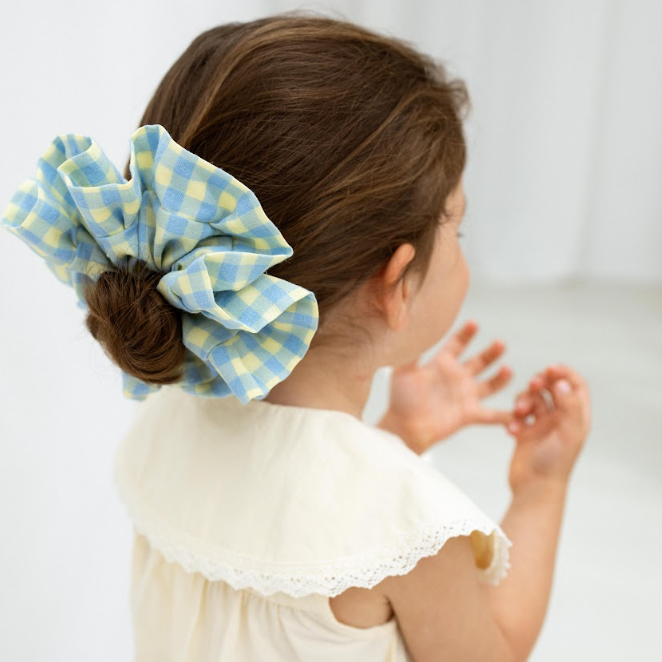 Scrunchie Folho em Vichy Azul e Amarelo