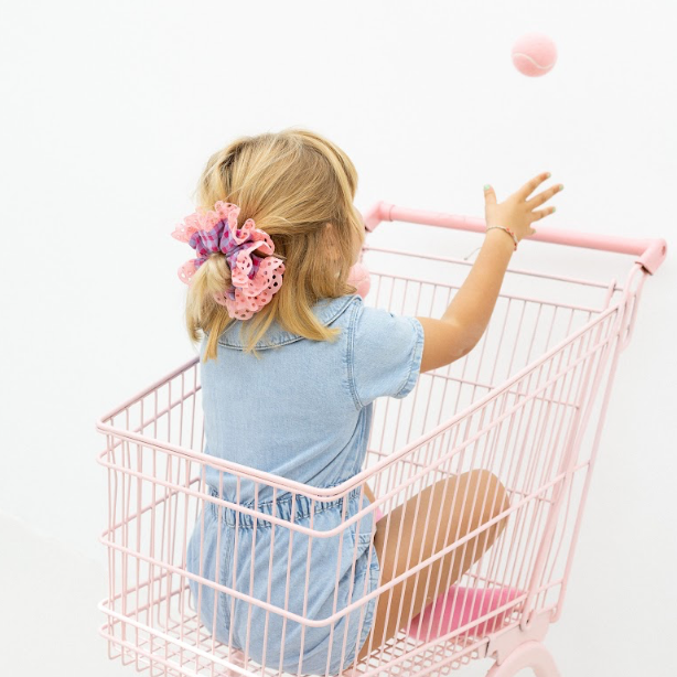 Scrunchie Folho em Vichy Lavanda e Cor-de-Rosa com Bordado Cor-de-Rosa